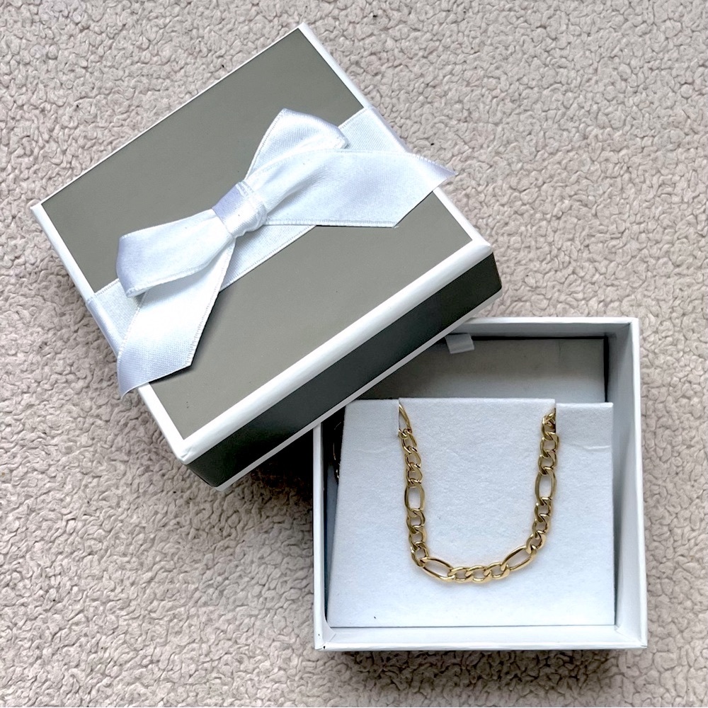 10k Solid Gold Necklace Figaro Chain in Gift Box